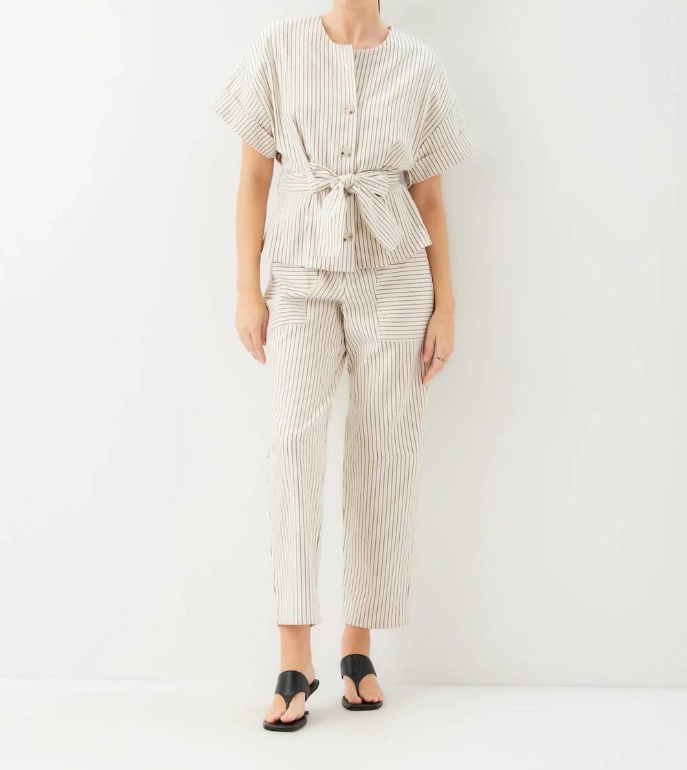 NEW FIFTEEN TWENTY women's belted button up top in cream and black
